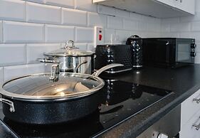 Immaculate 3-bed Cottage in Hampton