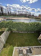 Immaculate 3-bed Cottage in Hampton