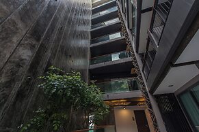 Emerald 211 - Studio With Balcony and Shared Pool