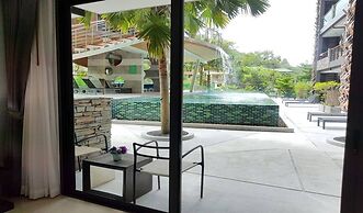 Emerald 215 - Studio With Balcony and Shared Pool