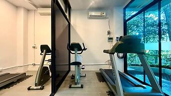 Emerald 215 - Studio With Balcony and Shared Pool