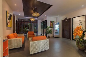 Emerald 702 - Triplex Penthouse With Stunning View