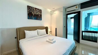 Emerald 702 - Triplex Penthouse With Stunning View