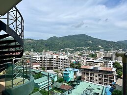 Emerald 702 - Triplex Penthouse With Stunning View
