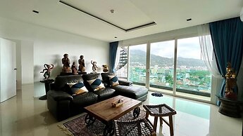 Emerald 702 - Triplex Penthouse With Stunning View
