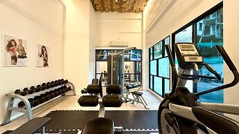 Emerald 702 - Triplex Penthouse With Stunning View