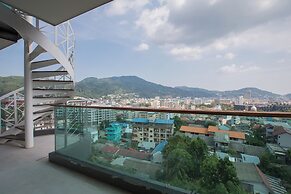 Emerald 702 - Triplex Penthouse With Stunning View