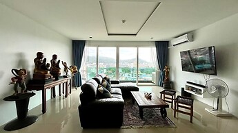 Emerald 702 - Triplex Penthouse With Stunning View
