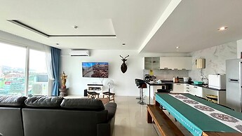 Emerald 702 - Triplex Penthouse With Stunning View