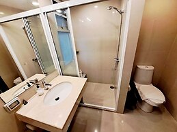 7B - 5 Bedroom Downtown Penthouse With Shared Pool