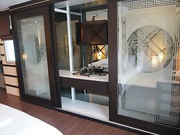 7B - 5 Bedroom Downtown Penthouse With Shared Pool