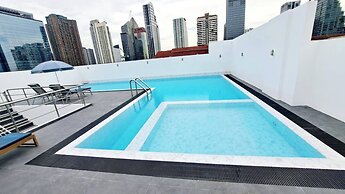 7B - 5 Bedroom Downtown Penthouse With Shared Pool