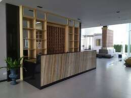 1703 - 2 Bdr Condo Seaview Boathouse Hua Hin