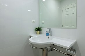 1702 - 2 Bdr Condo With Seaview Boathouse Hua Hin
