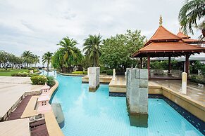 1702 - 2 Bdr Condo With Seaview Boathouse Hua Hin