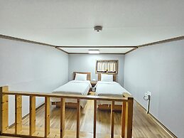 HOTEL ISLAND