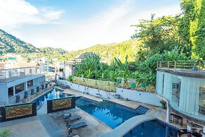 ResortStyle Pool Nightlife C135