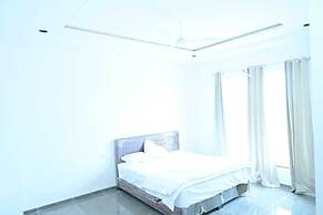 SR Hotel Restaurant & Cafe