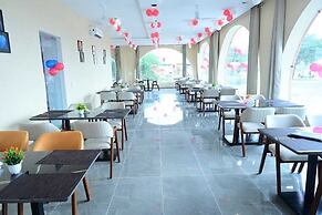 SR Hotel Restaurant & Cafe