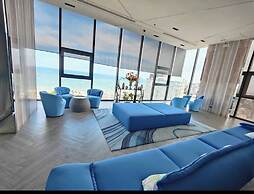 Sea View 2 Bed Room at Great Location
