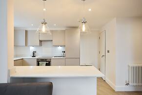 Central Tadworth Flat