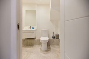 Central Tadworth Flat