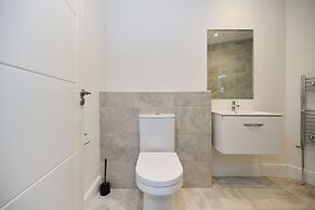 Central Tadworth Flat