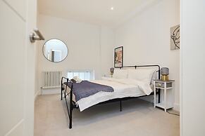 Central Tadworth Flat