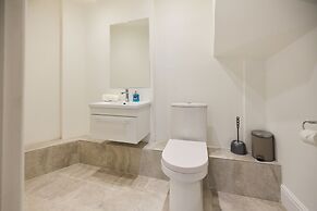 Central Tadworth Flat