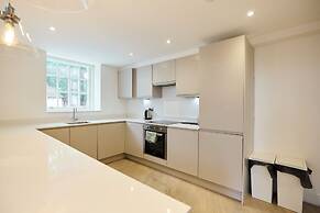 Central Tadworth Flat