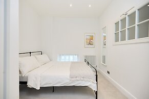 Central Tadworth Flat