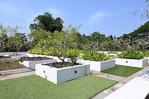 The Coastal Nest - 2BHK by Da Alohas