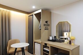 HotelHound Jeonju Junghwasan