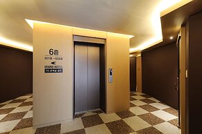 HotelHound Jeonju Junghwasan
