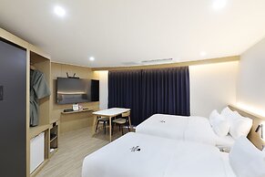 HotelHound Jeonju Junghwasan