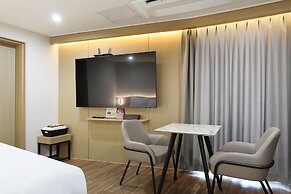 HotelHound Jeonju Junghwasan