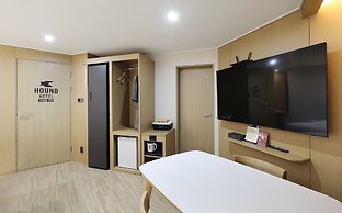 HotelHound Jeonju Junghwasan