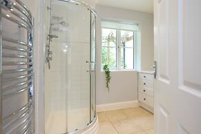 The Lindens Garden Retreat
