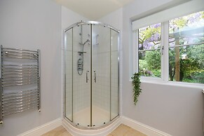 The Lindens Garden Retreat