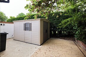 The Lindens Garden Retreat