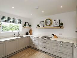 Thurlestone, 1 Island View
