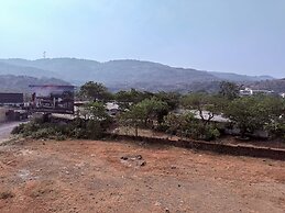 Ikonic Hotel - Bhushi Dam Lonavala