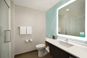avid Hotel Bellefonte by IHG