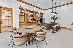 Webster Apartments By Landing