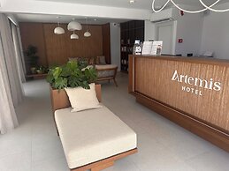 Artemis Hotel