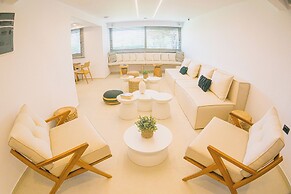 Artemis Hotel