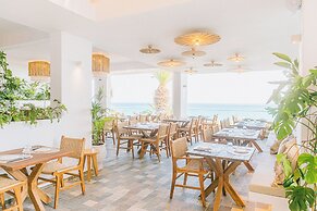 Artemis Hotel