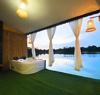 Baanrimnam Resort Lopburi