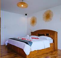 Baanrimnam Resort Lopburi