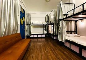 Dom Hostel and Bar
